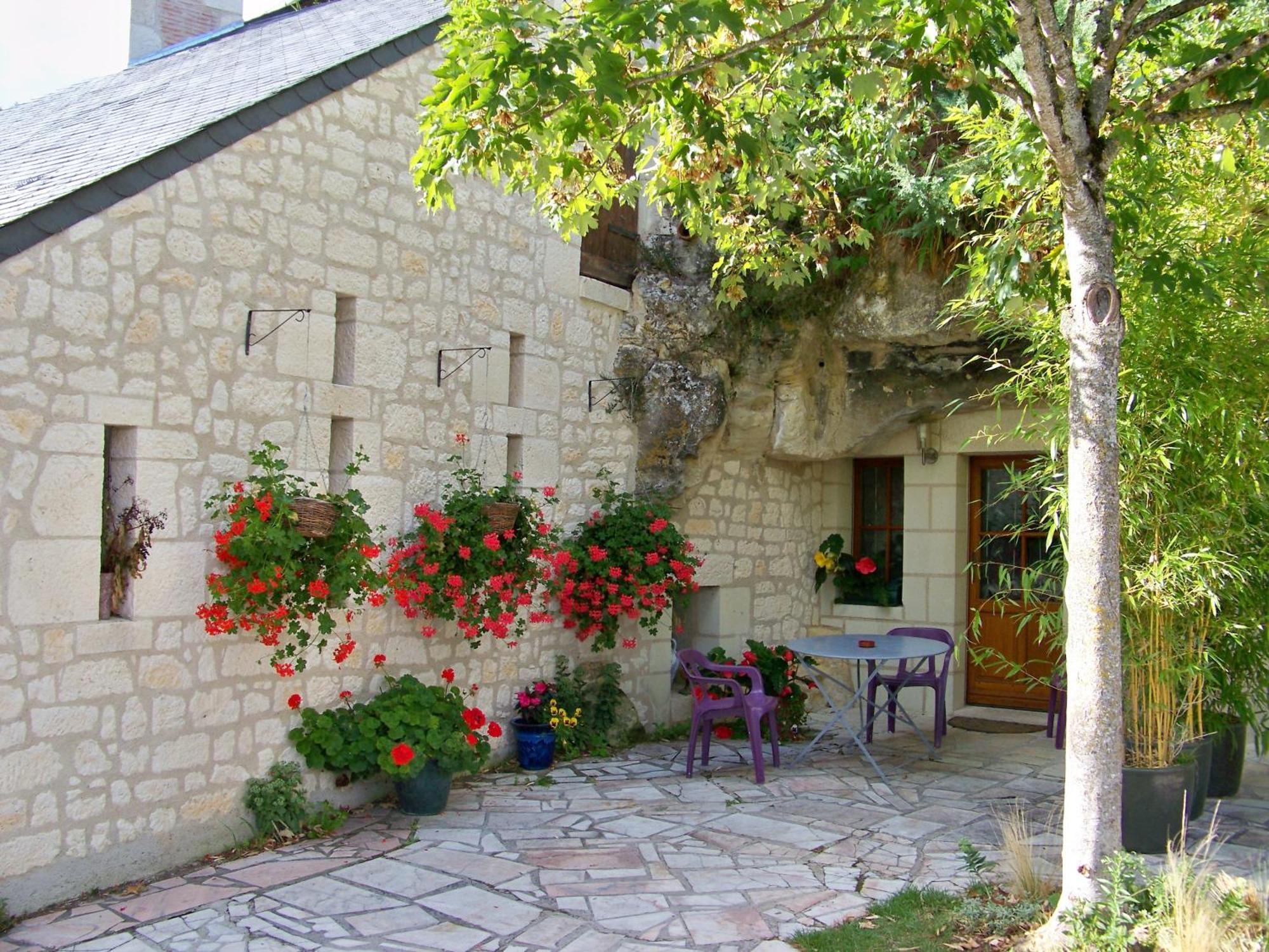 Hotel Logis Troglododo